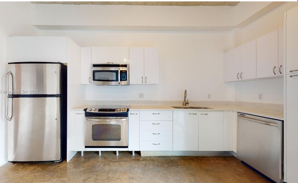 Building Photo - 133 NE 2nd Ave