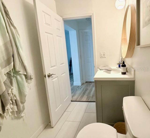 Building Photo - 2950 W Bay Dr