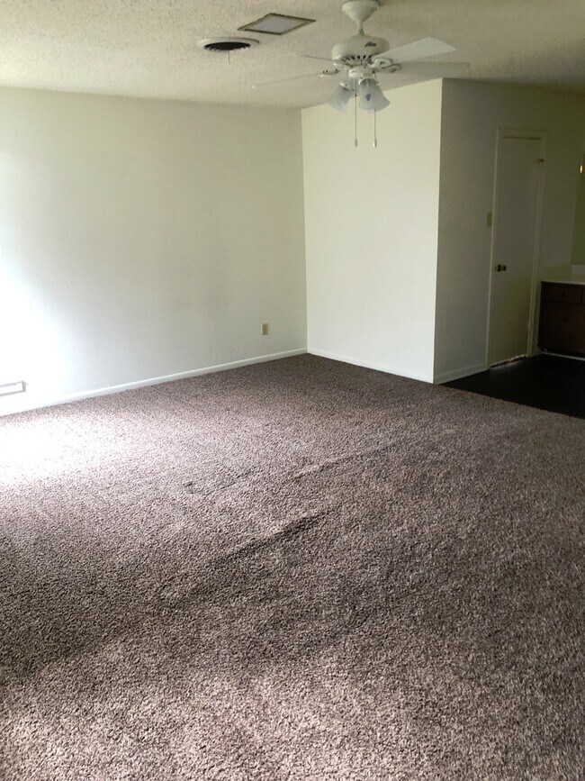 Building Photo - 6809 Alford Dr