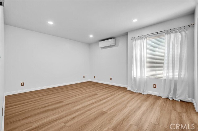 Building Photo - 2032 E Bermuda St