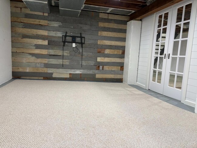 Building Photo - 4408 Grove Ave