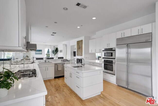 Building Photo - 2752 N Stone View Ct