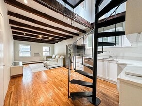 Building Photo - 34 E 20th St