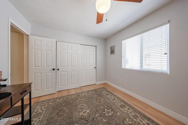 Building Photo - 601 E Forest Hills Dr