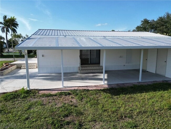 Primary Photo - 16091 Siesta Dr