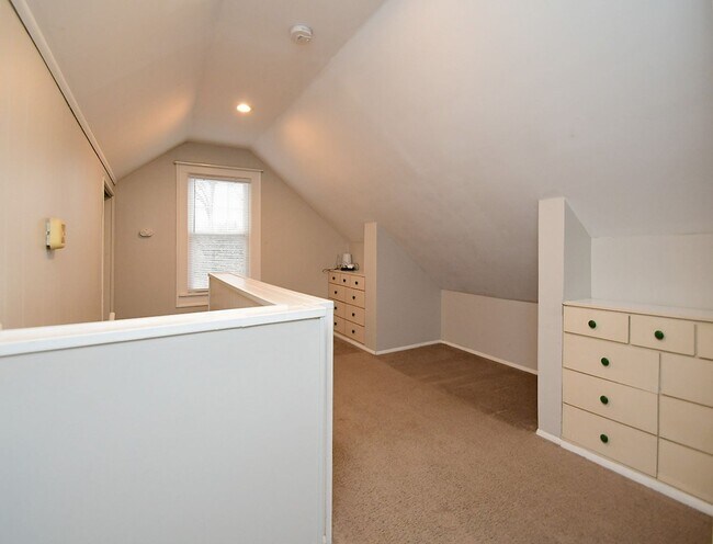 Building Photo - 2108 S 46th St