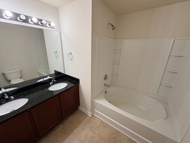 Building Photo - 2 Bedroom Townhome in Prosperity Village