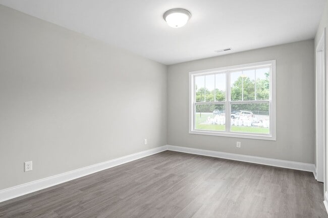 Building Photo - **COMING SOON** Nashville-Style Single Family Homes in Clarksville!