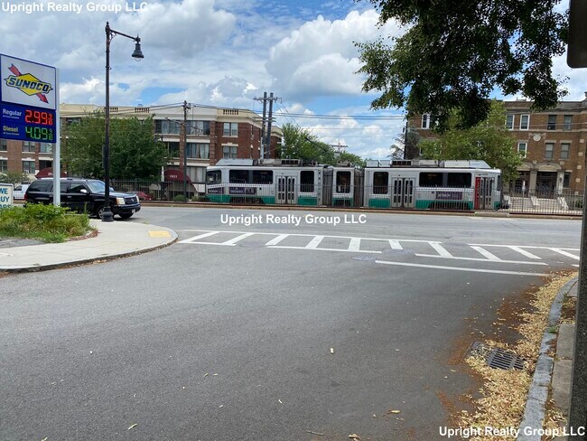 Building Photo - 2018 Commonwealth Ave