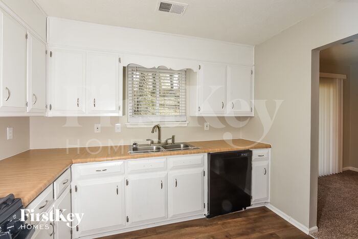 Building Photo - 3292 Mixon Way