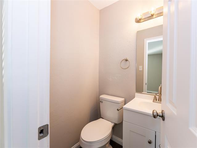 Building Photo - 1022 Daniels Dr