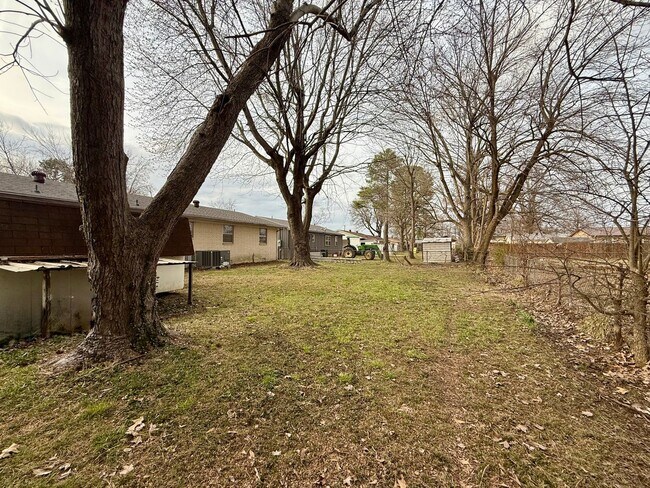 Building Photo - 4 Bedroom/1.5 Bathroom Home in Paragould AR - $1,275/month