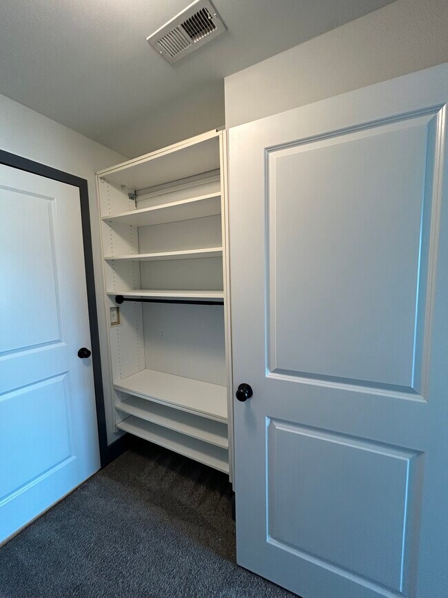 Building Photo - 721 Gov Morrison St