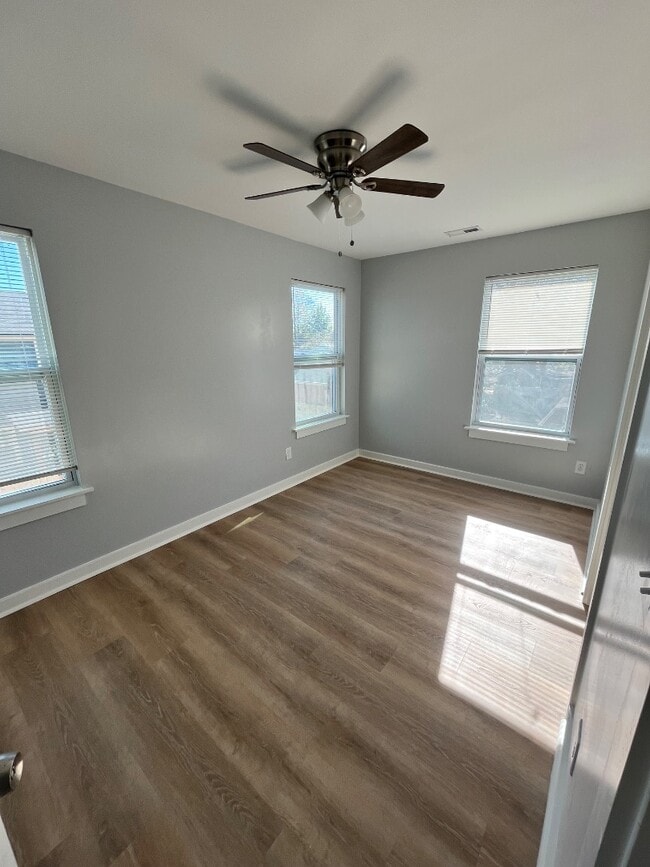 Building Photo - 1817 Newcastle St