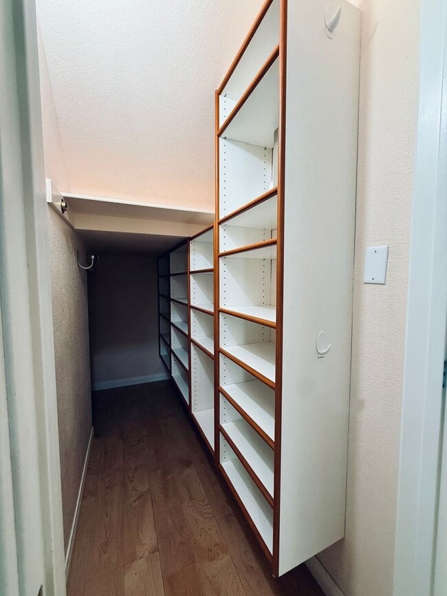 Building Photo - BEAUTIFUL 2 STORY TOWNHOME LOCATED IN THE SOUTHWEST!