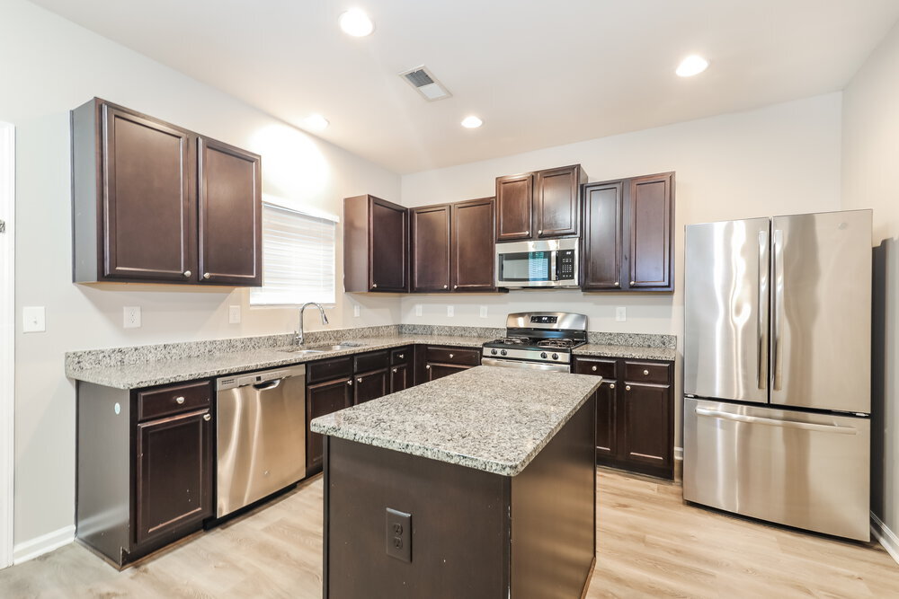 Building Photo - 6596 Woodwell Dr