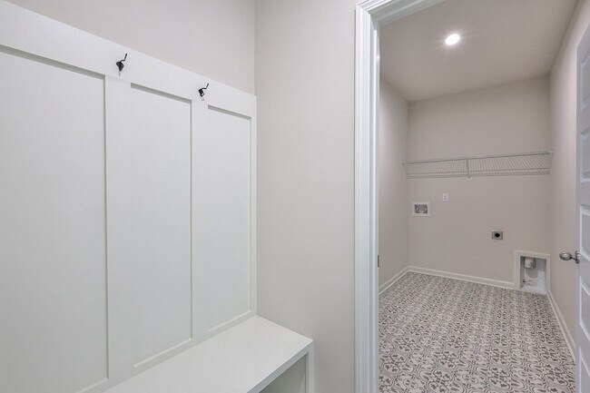 Building Photo - 1401 Autumn Leaf Ln