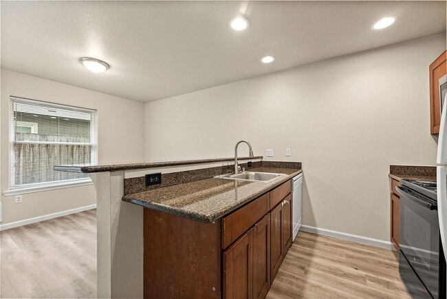 Building Photo - Invest LLC 4330