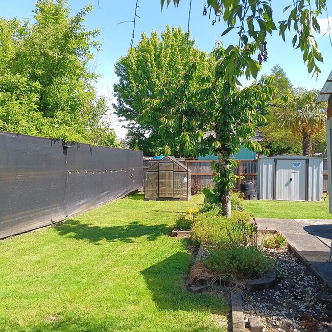 Building Photo - Great House With So Much To Offer In Independence!