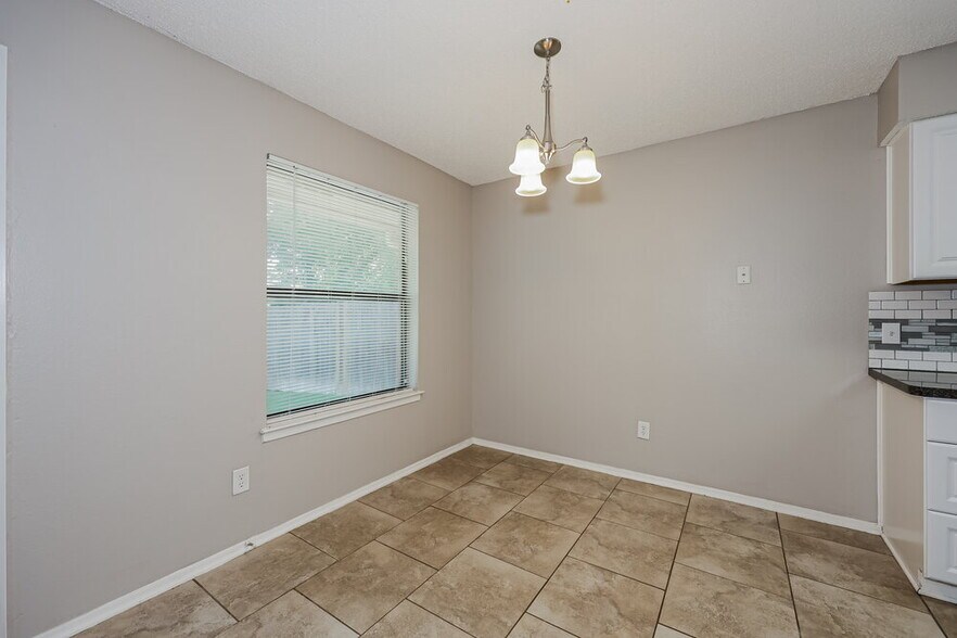 Building Photo - 8540 Whitney Dr