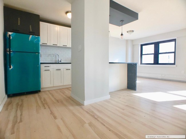 28S-Open Plan Kitchen - The Rachel Bridge Apartments