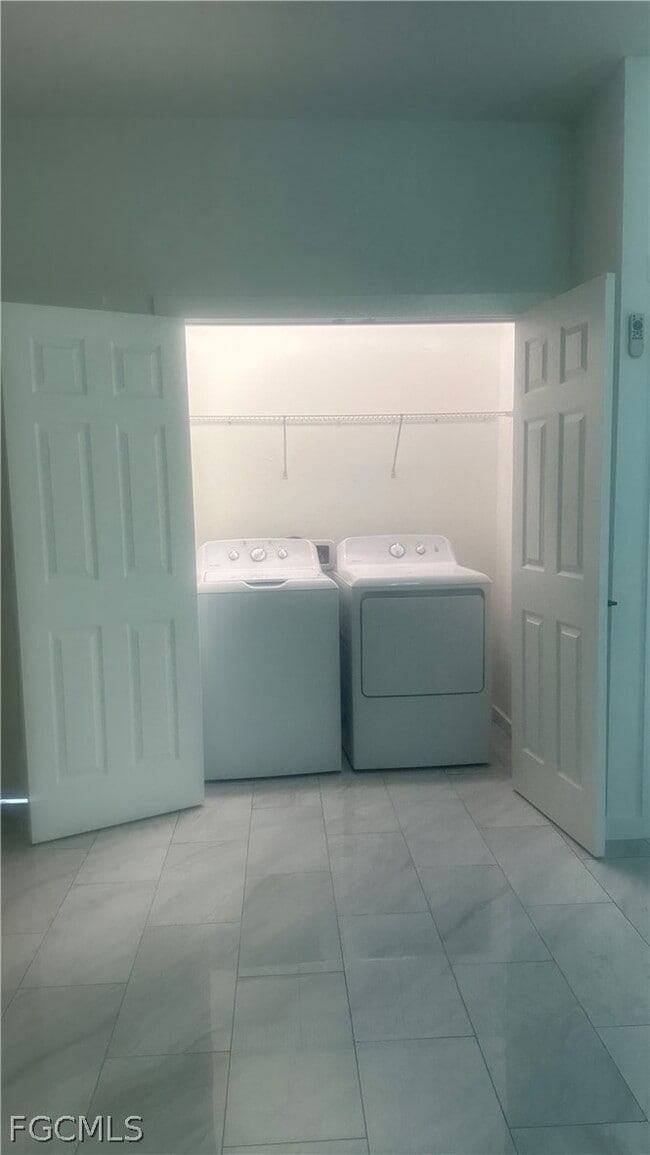 Building Photo - 4734 22nd St SW