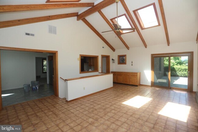 Building Photo - 1408 Pride Tree Cir