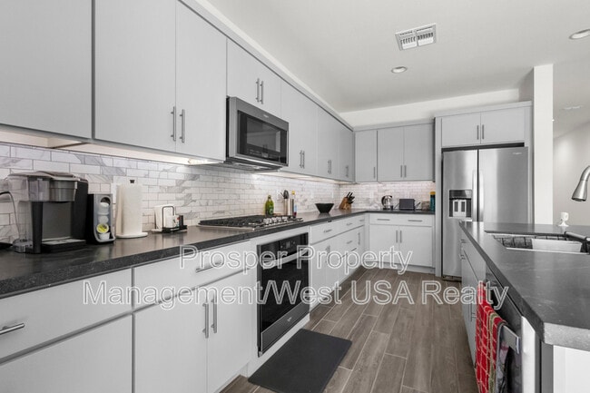 Building Photo - 21317 E Kingbird Dr