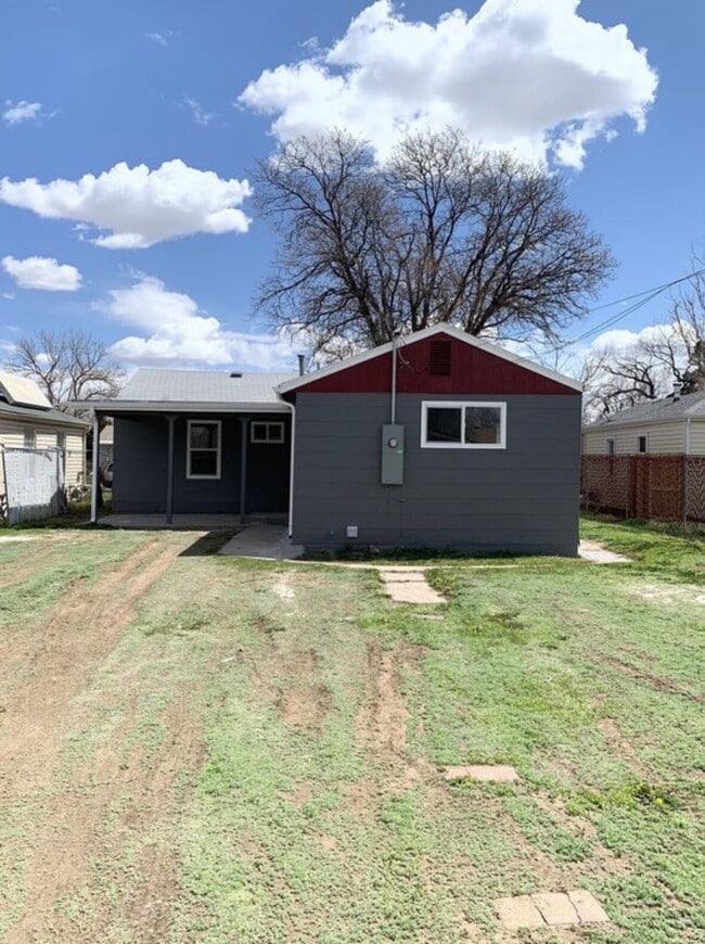 Building Photo - "Charming 3-Bedroom Retreat in Aurora - Cozy 1095 Sq Ft Home Ready for You!"