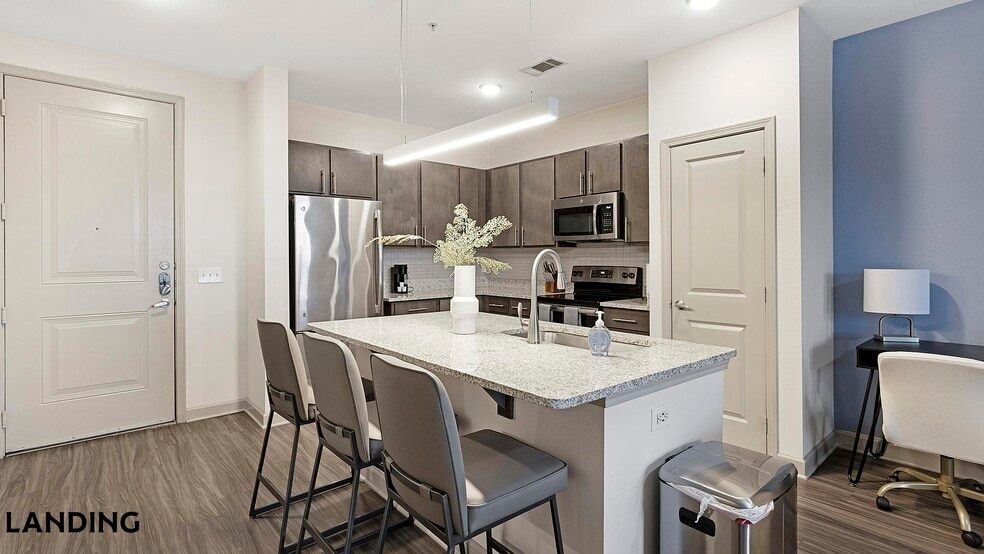 Building Photo - 2800 NE Green Oaks Blvd