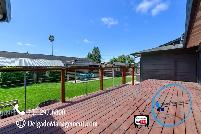 Building Photo - Mid-Century style combined with a great backyard!