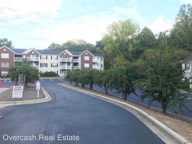 Building Photo - 1400 Oak Pond Pl NW