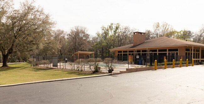 Building Photo - 1810 NW 23rd Blvd