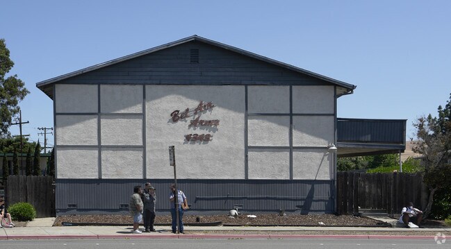 Building Photo - Bel Air Arms Apartments