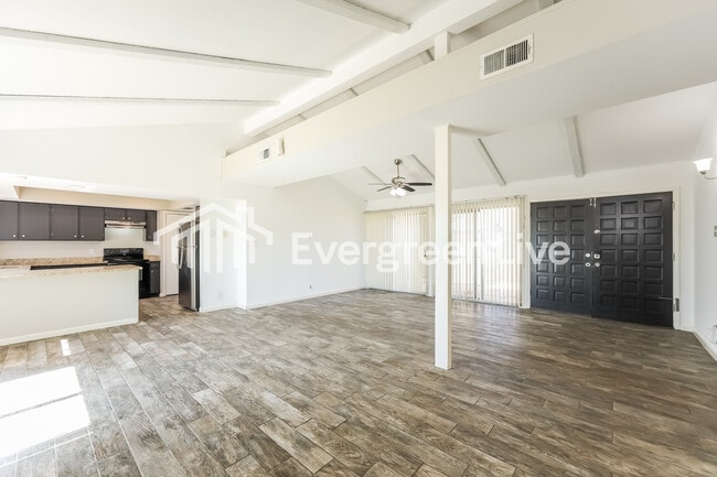 Building Photo - 274 Meadow Path Dr