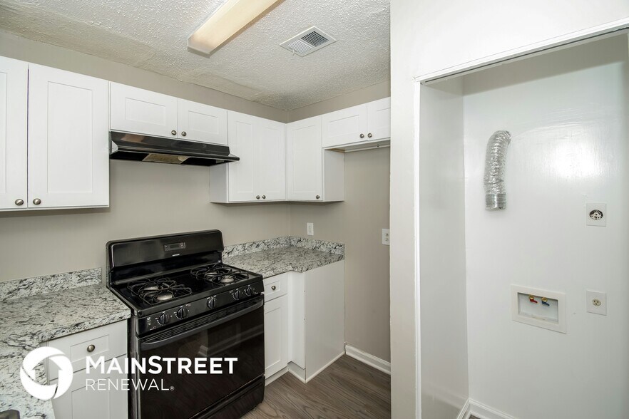 Building Photo - 304 Flagstone Way