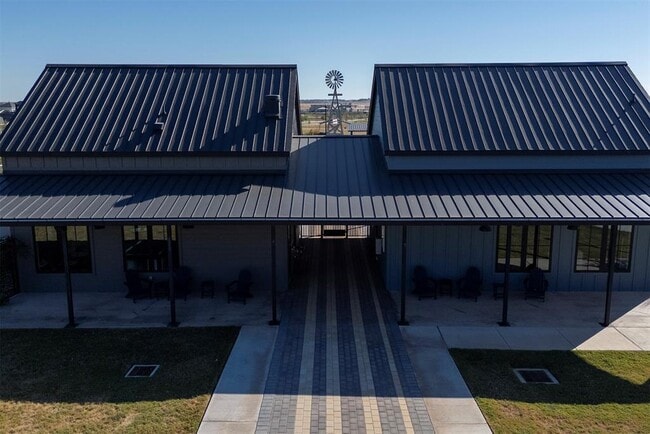 Building Photo - 194 Heritage Ml Trl