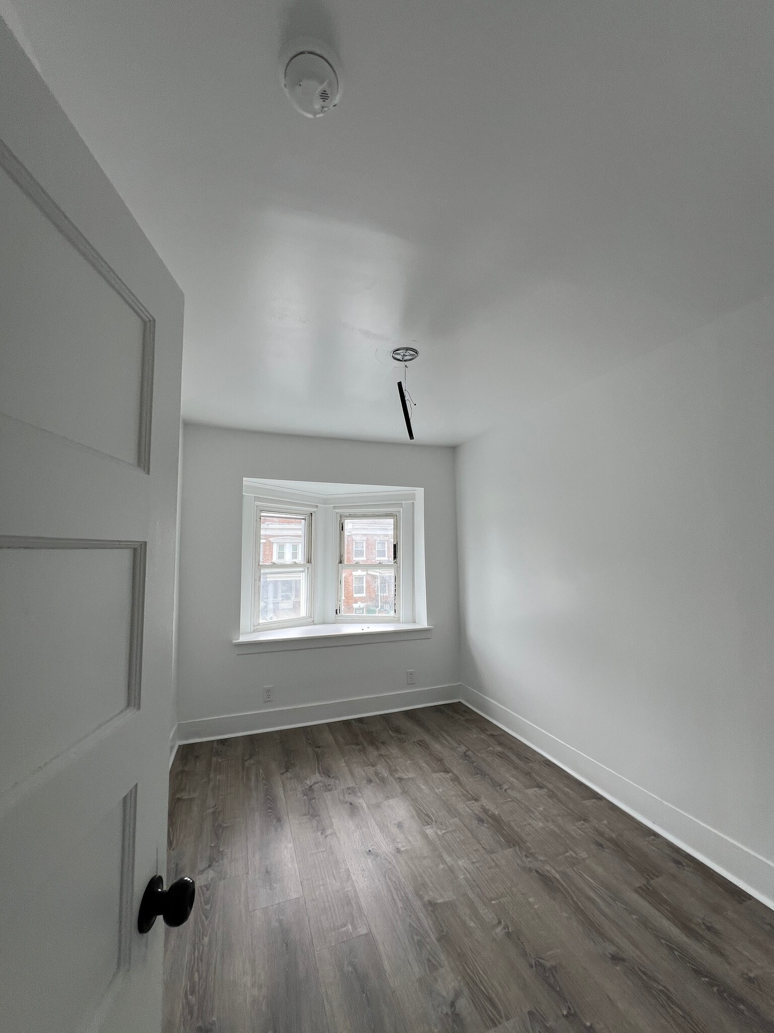 Building Photo - 919 Elsinore Pl