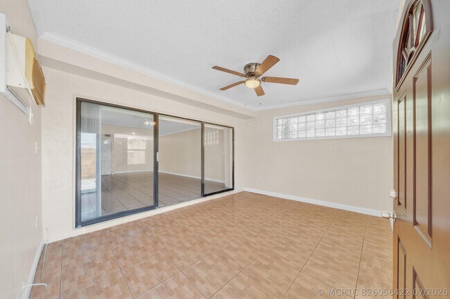 Building Photo - 221 NW 43rd Pl