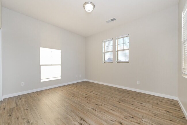 Building Photo - 14937 Melco Ave