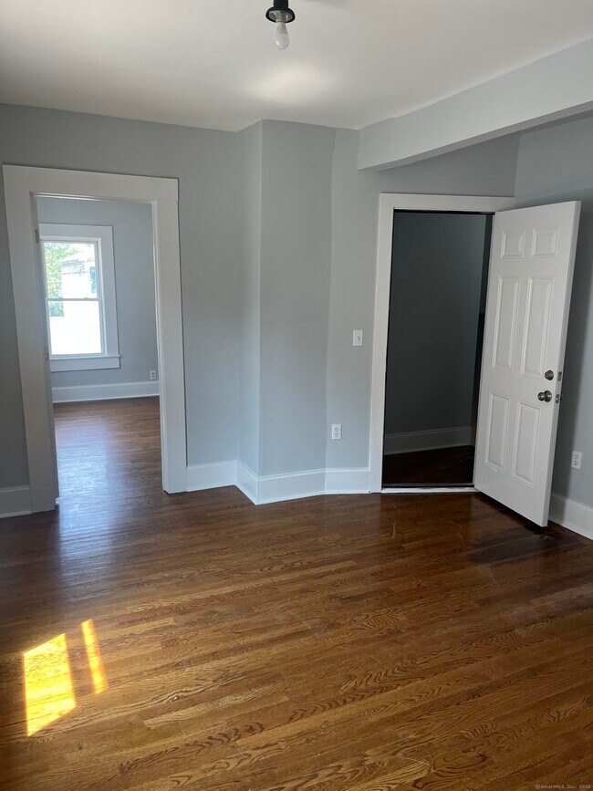 Building Photo - 67 Maplewood Ave