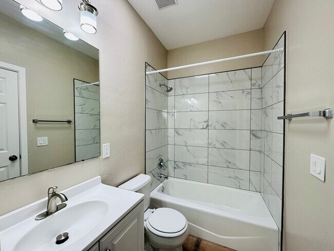Building Photo - Renovated 3 Bedroom / 3 Bathroom House Nea...
