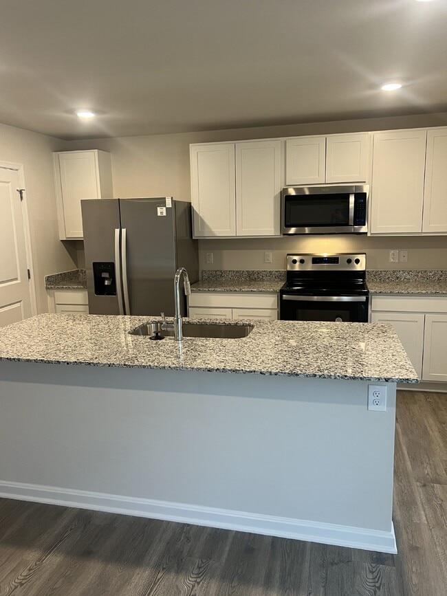 Building Photo - Wilderness Shores Dream Home - 4bd/2.5ba Single Family Home