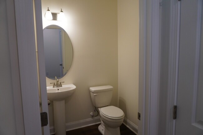 Building Photo - 385 Buhmann Dr