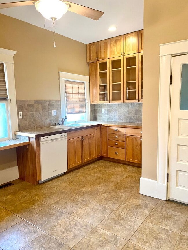 Building Photo - Historic Midtown Home