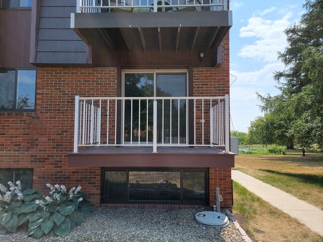 Balcony - 407 Hope St