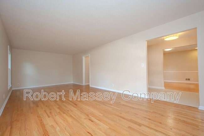 Building Photo - 1813 Crossgate Ln
