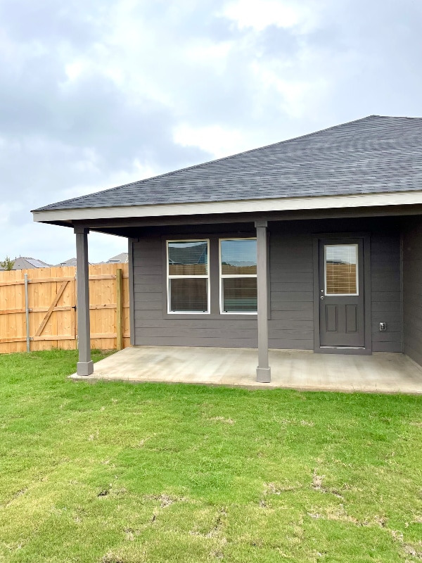 Building Photo - 320 Yosemite Dr