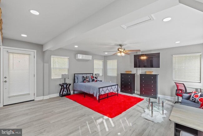 Primary Photo - 6245 Cracklingtown Rd