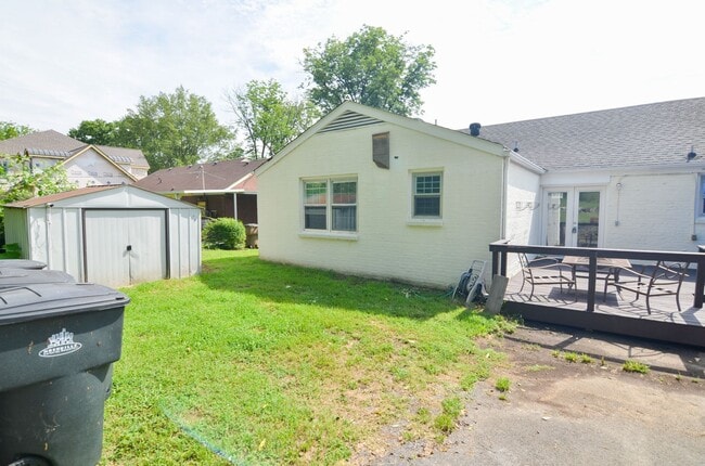 Building Photo - 815 Neartop Dr